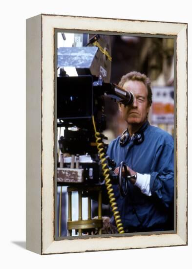 BLACK RA 1989 directed by RIDLEY SCOTT On the set, Ridley Scott behind the camera (photo)-null-Framed Stretched Canvas