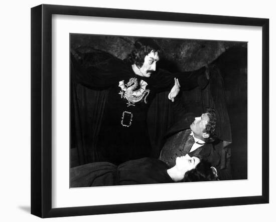 Black Sunday, Ivo Garrani, John Richardson, Barbara Steele, 1960-null-Framed Photo