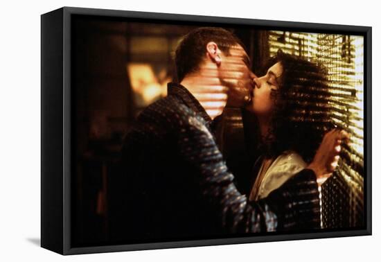 BLADE RUNNER, 1981 directed by RIDLEY SCOTT Harrison Ford and Sean Young (photo)-null-Framed Stretched Canvas