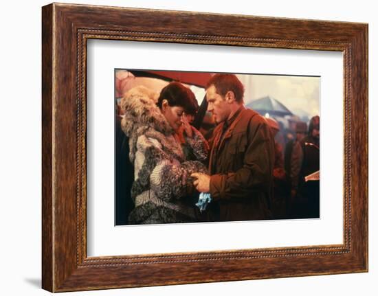 BLADE RUNNER, 1981 directed by RIDLEY SCOTT Sean Young / Harrison Ford (photo)-null-Framed Photo