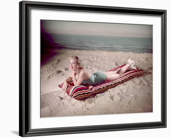 Blonde on Lilo, Woof-Charles Woof-Framed Photographic Print