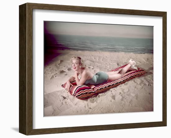 Blonde on Lilo, Woof-Charles Woof-Framed Photographic Print