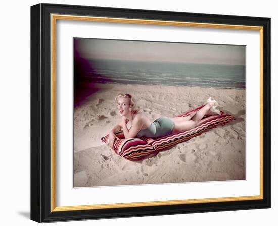 Blonde on Lilo, Woof-Charles Woof-Framed Photographic Print