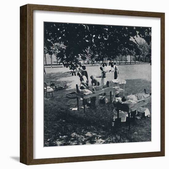 'Blood donors', 1941-Cecil Beaton-Framed Photographic Print