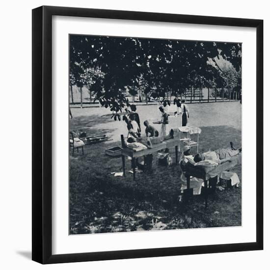 'Blood donors', 1941-Cecil Beaton-Framed Photographic Print