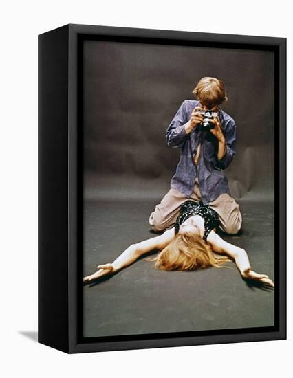 Blow-up by Michelangelo Antonioni (1912 - 2007) with David Hemmings, 1966 (photo)-null-Framed Stretched Canvas