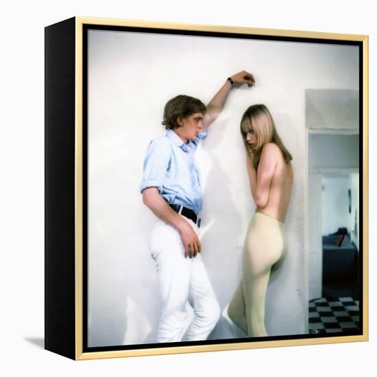 Blow-up by Michelangelo Antonioni (1912 - 2007) with David Hemmings, Jane Birk 1966 (photo)-null-Framed Stretched Canvas