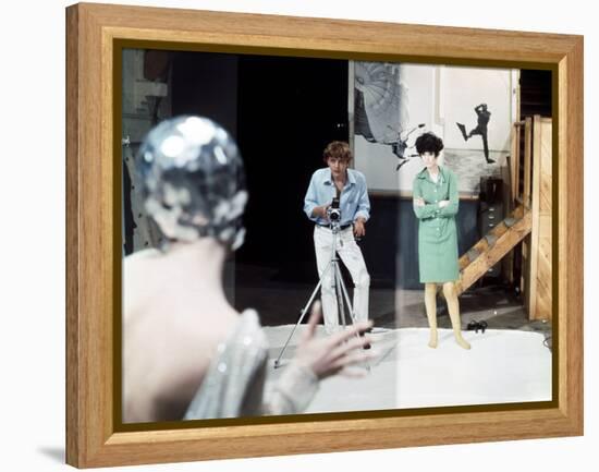 Blow-up by Michelangelo Antonioni (1912 - 2007) with David Hemmings, Peggy Moffitt, 1966 (photo)-null-Framed Stretched Canvas