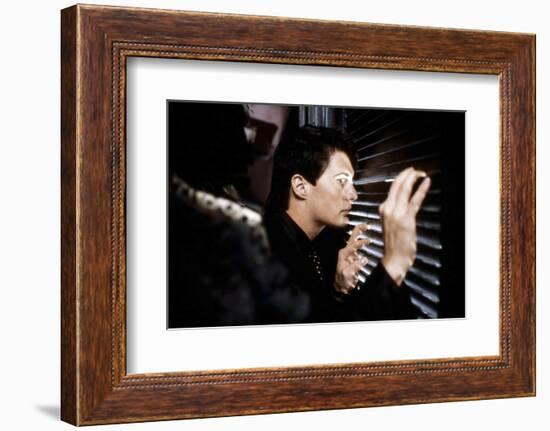 Blue Velvet by DavidLynch with Kyle MacLachlan, 1986 (photo)-null-Framed Photo