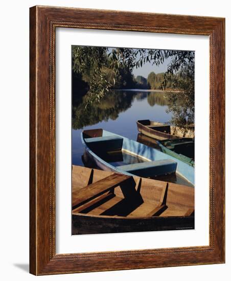 Boats at Beynac on the River Dordogne, Aquitaine, France-Peter Higgins-Framed Photographic Print