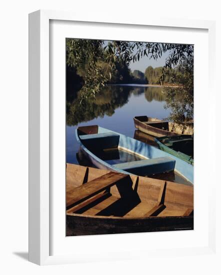 Boats at Beynac on the River Dordogne, Aquitaine, France-Peter Higgins-Framed Photographic Print