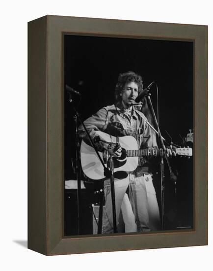 Bob Dylan during Rock Concert at Madison Square Garden-Bill Ray-Framed Premier Image Canvas