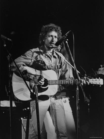 Bob Dylan during Rock Concert at Madison Square Garden-Bill Ray-Framed Premium Photographic Print