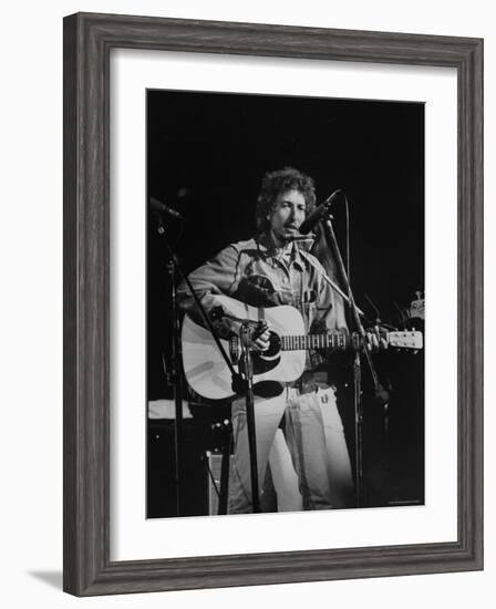 Bob Dylan during Rock Concert at Madison Square Garden-Bill Ray-Framed Premium Photographic Print