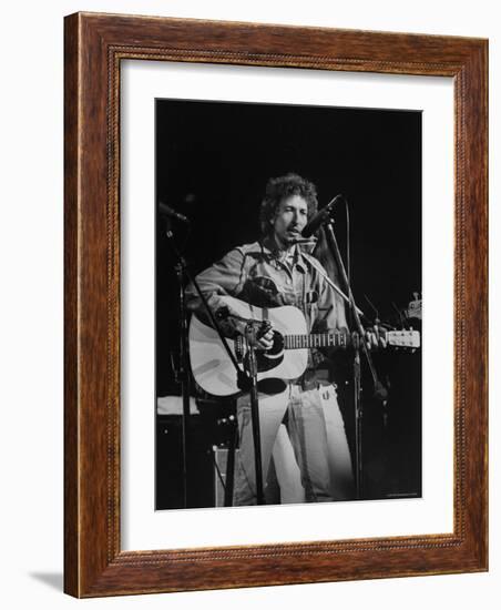 Bob Dylan during Rock Concert at Madison Square Garden-Bill Ray-Framed Premium Photographic Print