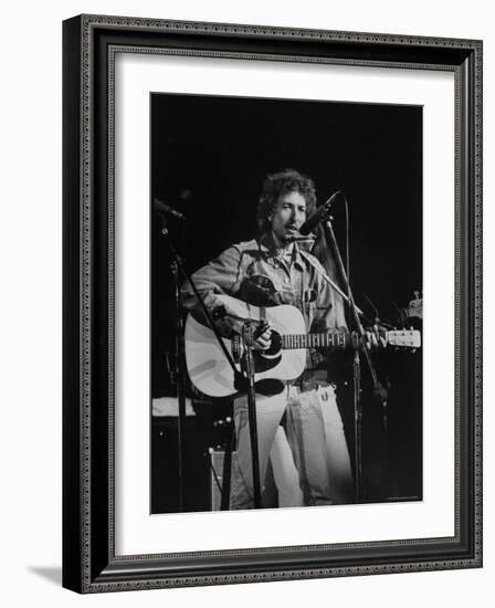 Bob Dylan during Rock Concert at Madison Square Garden-Bill Ray-Framed Premium Photographic Print