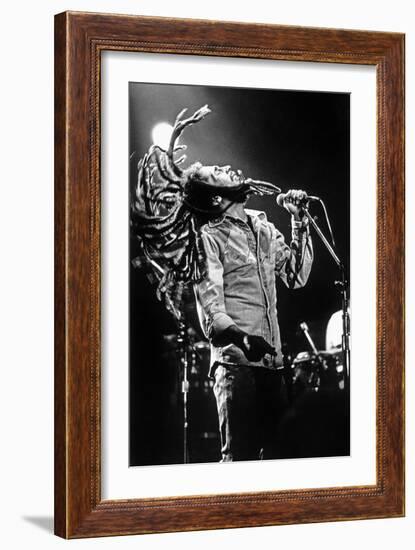 Bob Marley En Concert De Reggae Au Roxy, Los Angeles Le 26 Mai 1976--Framed Photo