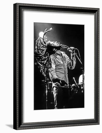 Bob Marley En Concert De Reggae Au Roxy, Los Angeles Le 26 Mai 1976-null-Framed Photo