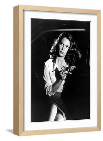 kathleen turner smoking cigarettes Film Noir Photos: in Bed: Mrs. Robinson(s) BODY HEAT, 1981 directed by