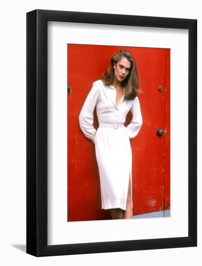 BODY HEAT, 1981 directed by LAWRENCE KASDAN Kathleen Turner (photo)-null-Framed Photo