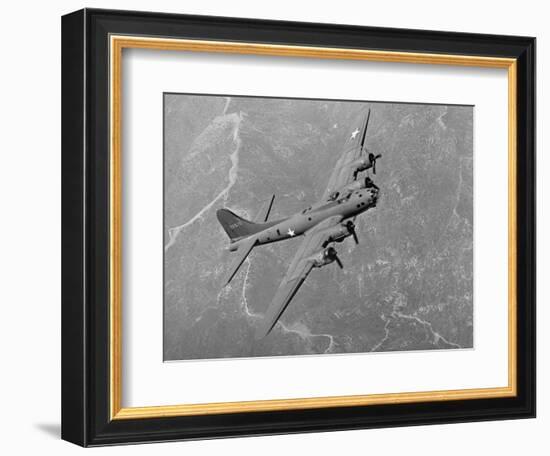 Boeing B-17F Flying Fortress-null-Framed Photographic Print