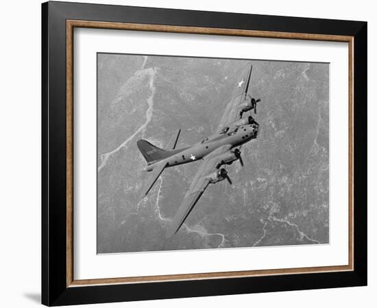 Boeing B-17F Flying Fortress-null-Framed Photographic Print