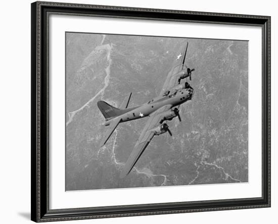 Boeing B-17F Flying Fortress-null-Framed Photographic Print