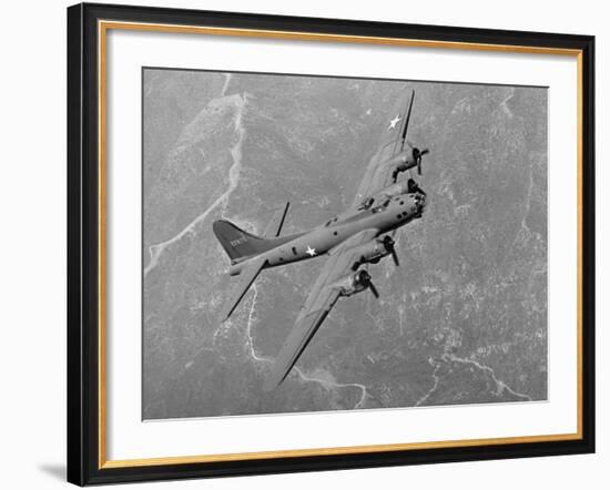 Boeing B-17F Flying Fortress-null-Framed Photographic Print