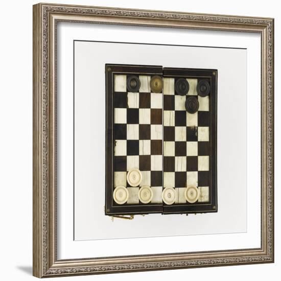 Boîte à trictrac et pions-null-Framed Giclee Print