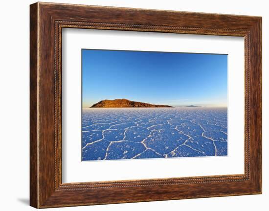 Bolivia, Potosi Department, Daniel Campos Province, Salar de Uyuni, View towards the Incahuasi Isla-Karol Kozlowski-Framed Photographic Print