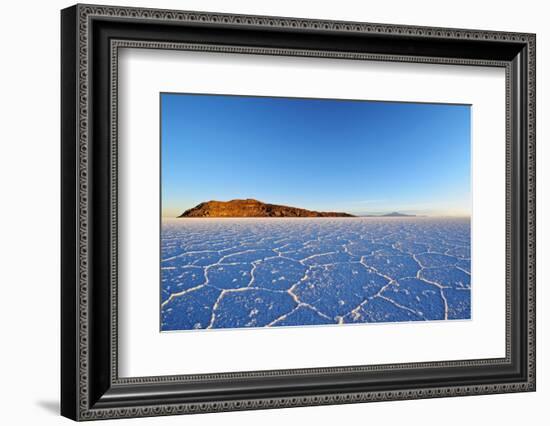 Bolivia, Potosi Department, Daniel Campos Province, Salar de Uyuni, View towards the Incahuasi Isla-Karol Kozlowski-Framed Photographic Print