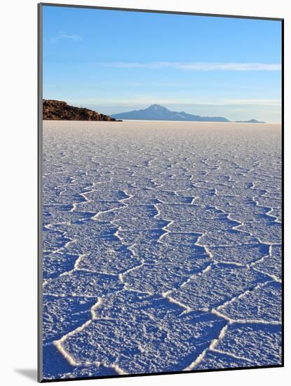 Bolivia, Potosi Department, Daniel Campos Province, View of the Salar de Uyuni, the largest salt fl-Karol Kozlowski-Mounted Photographic Print