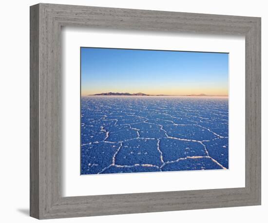 Bolivia, Potosi Department, Daniel Campos Province, View of the Salar de Uyuni, the largest salt fl-Karol Kozlowski-Framed Photographic Print