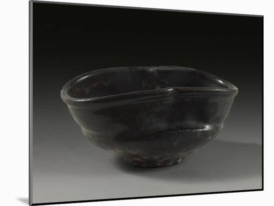 Bols à thé en forme de chaussure (kutsugata chawan)-null-Mounted Giclee Print
