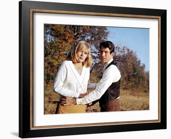 BONNIE AND CLYDE, 1967 directed by ARTHUR PENN Faye Dunaway and Warren Beatty (photo)-null-Framed Photo