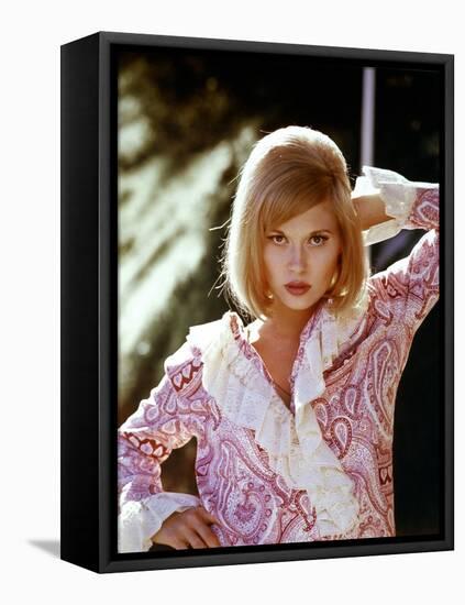 BONNIE AND CLYDE, 1967 directed by ARTHUR PENN Faye Dunaway (photo)-null-Framed Stretched Canvas