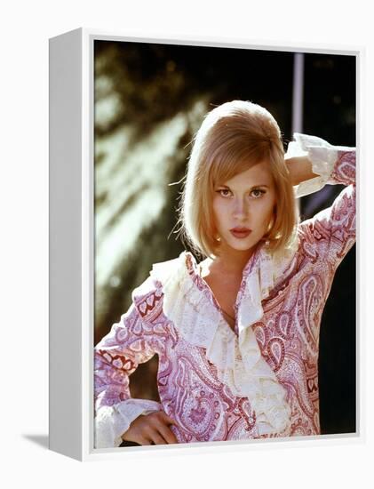 BONNIE AND CLYDE, 1967 directed by ARTHUR PENN Faye Dunaway (photo)-null-Framed Stretched Canvas