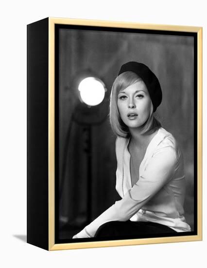 Bonnie and Clyde by ArthurPenn with Faye Dunaway, 1967 (photo)-null-Framed Stretched Canvas