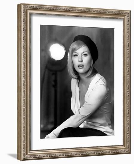 Bonnie and Clyde, Faye Dunaway, 1967-null-Framed Photo