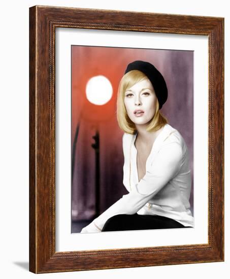 Bonnie and Clyde, Faye Dunaway, 1967-null-Framed Photo