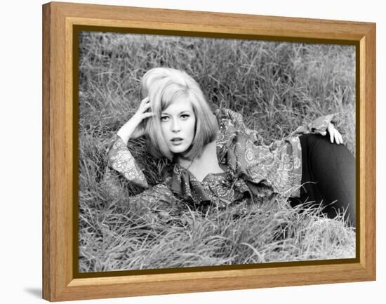 Bonnie and Clyde, Faye Dunaway, 1967-null-Framed Stretched Canvas