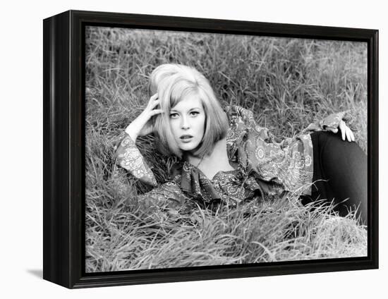 Bonnie and Clyde, Faye Dunaway, 1967-null-Framed Stretched Canvas