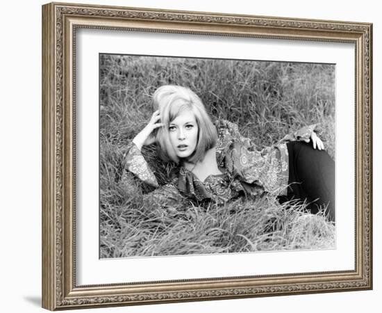 Bonnie and Clyde, Faye Dunaway, 1967-null-Framed Photo