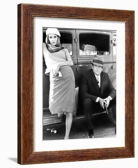 Bonnie and Clyde, Faye Dunaway, Warren Beatty, 1967-null-Framed Photo