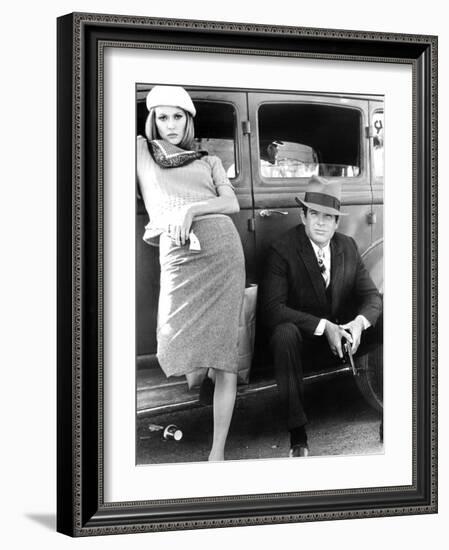 Bonnie and Clyde, Faye Dunaway, Warren Beatty, 1967-null-Framed Photo