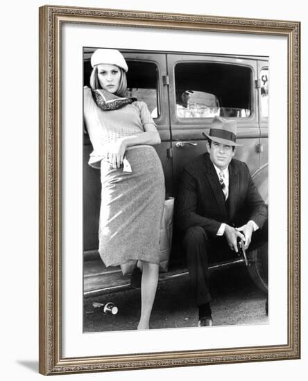 Bonnie and Clyde, Faye Dunaway, Warren Beatty, 1967-null-Framed Photo