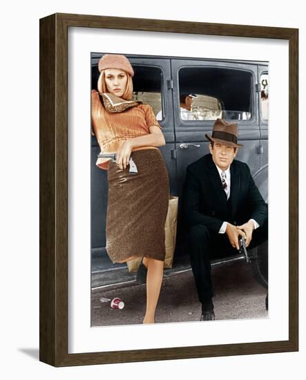 Bonnie and Clyde, Faye Dunaway, Warren Beatty, 1967-null-Framed Photo