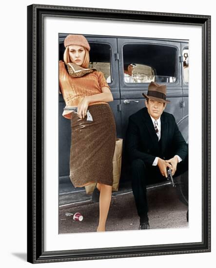 Bonnie and Clyde, Faye Dunaway, Warren Beatty, 1967-null-Framed Photo