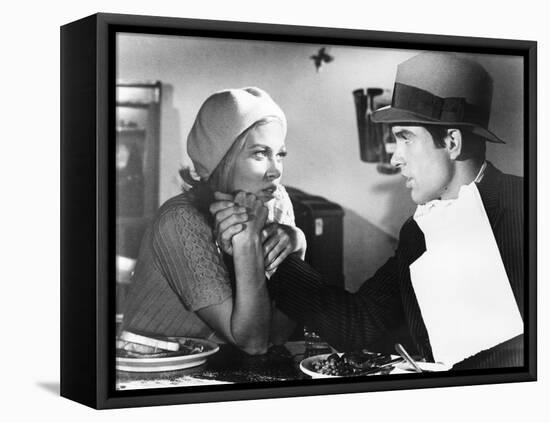 Bonnie and Clyde, Faye Dunaway, Warren Beatty, 1967-null-Framed Stretched Canvas