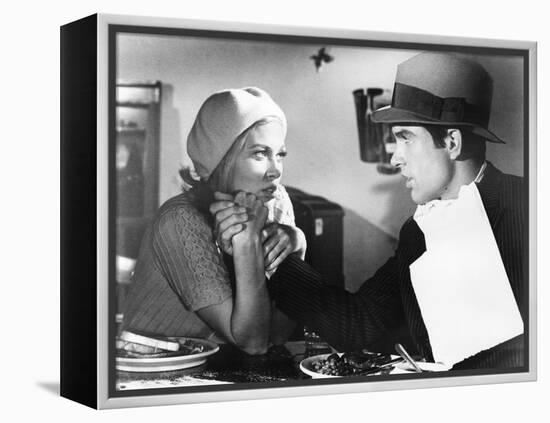 Bonnie and Clyde, Faye Dunaway, Warren Beatty, 1967-null-Framed Stretched Canvas